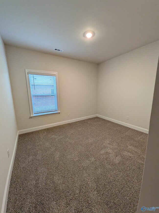 Building Photo - 336 Jackson Pt Cir