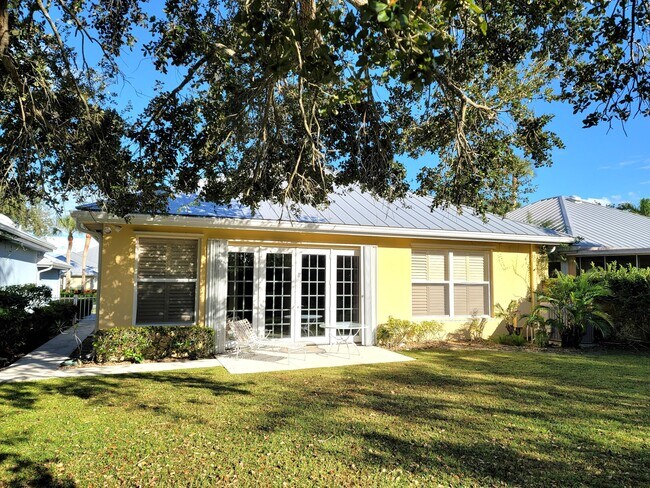 Building Photo - 2871 SW Brighton Way