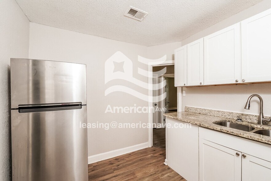 Building Photo - 235 S Park Rd SW