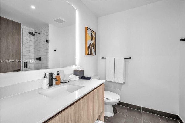 Building Photo - 398 NE 5th St