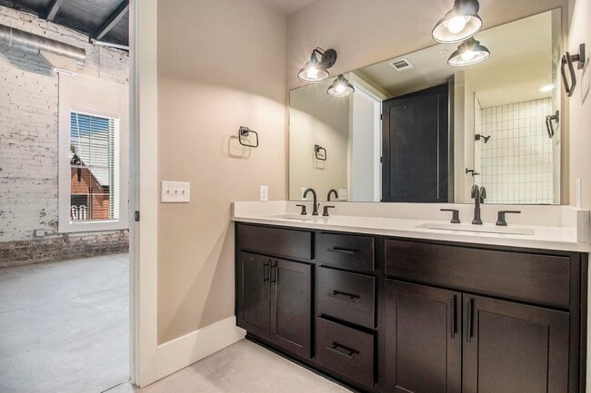 Building Photo - 42 Keys Ferry St