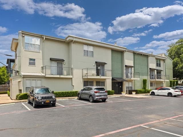 Building Photo - 4211 Holland Ave