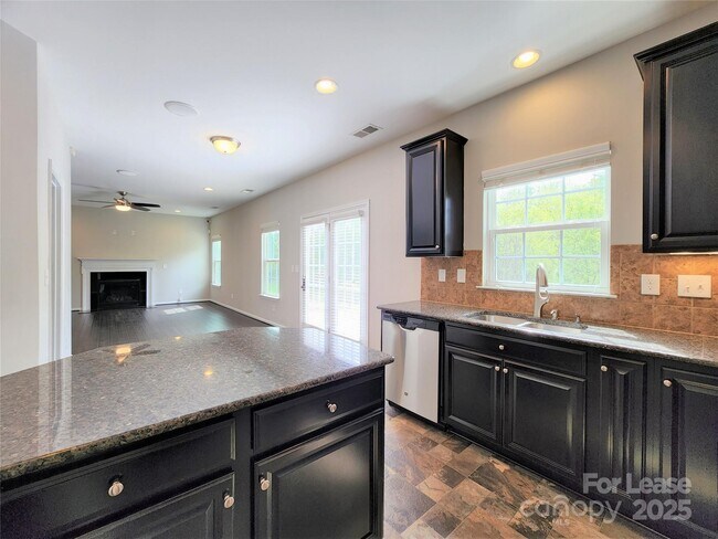 Building Photo - 1295 Farm Branch Dr SW
