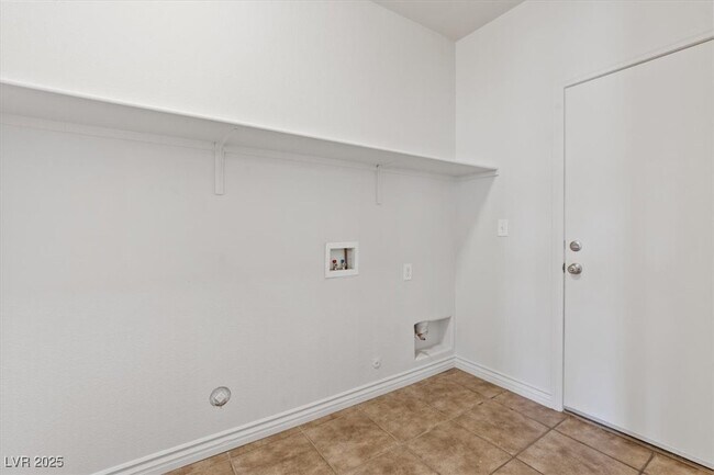 Building Photo - 227 Palmarosa St