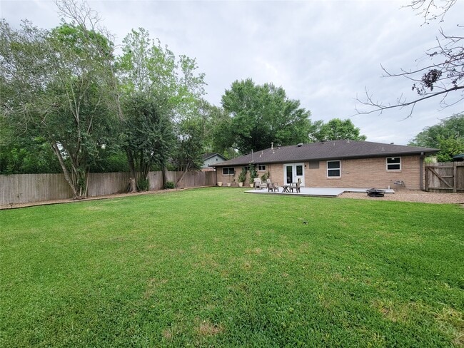Building Photo - 5846 Ettrick Dr