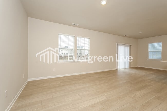 Building Photo - 817 Pear Blossom Ct