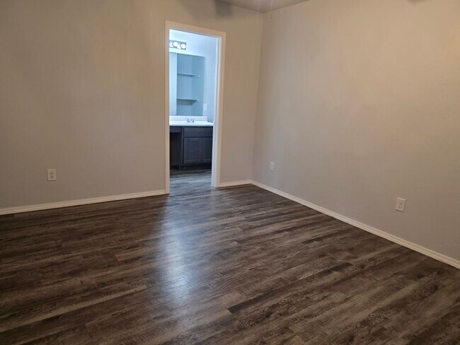 Building Photo - 3 Bedroom home for rent in Noble!