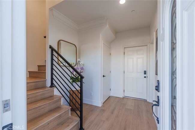 Building Photo - 712 Chestnut Ave