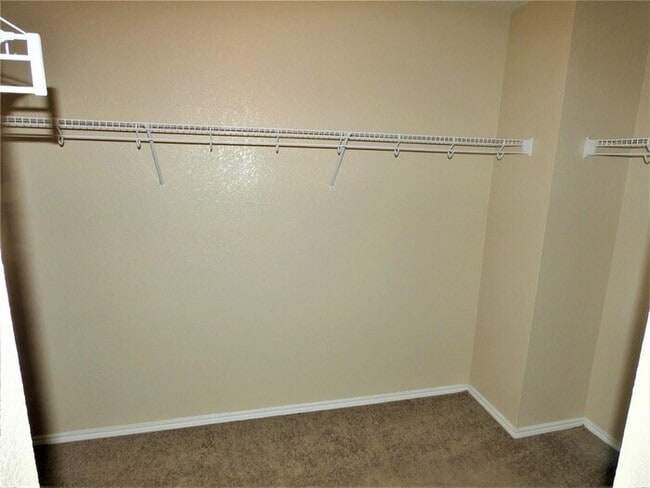 Building Photo - BURLESON 3/2/1 HOME