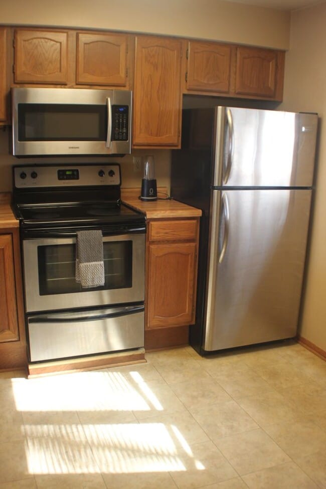 Building Photo - 28 Elton Ridge Ct NW