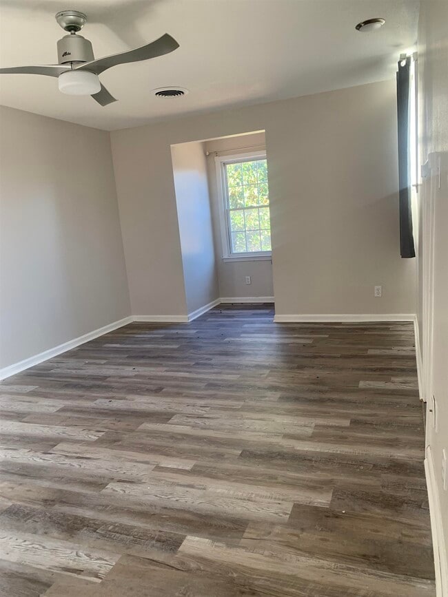 Building Photo - 2349 Ridgeland St