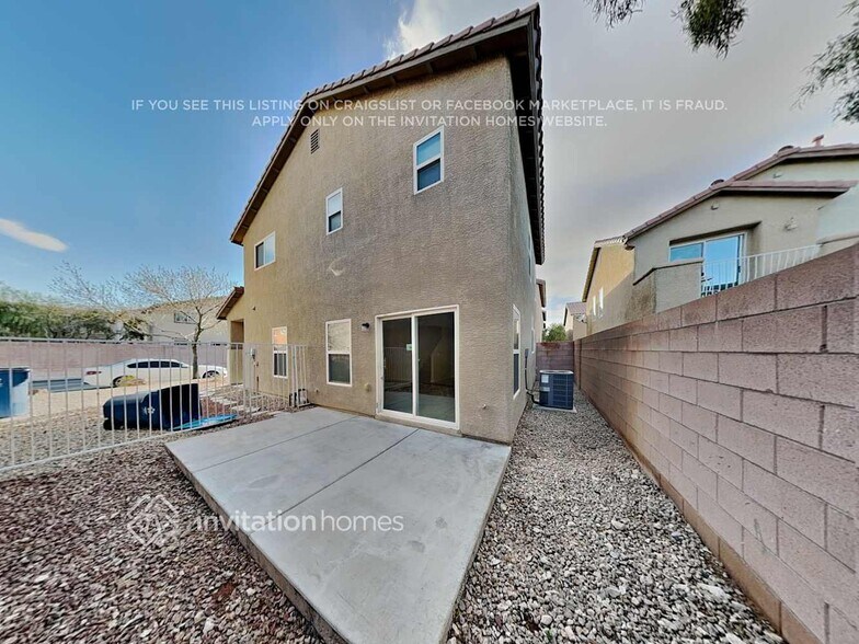 Building Photo - 142 Solidago Ave