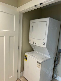 Building Photo - 465 E Santa Fe Ave