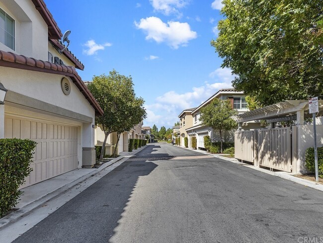 Building Photo - 28989 Frankfort Ln