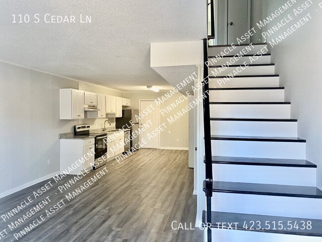 Building Photo - 110 S Cedar Ln