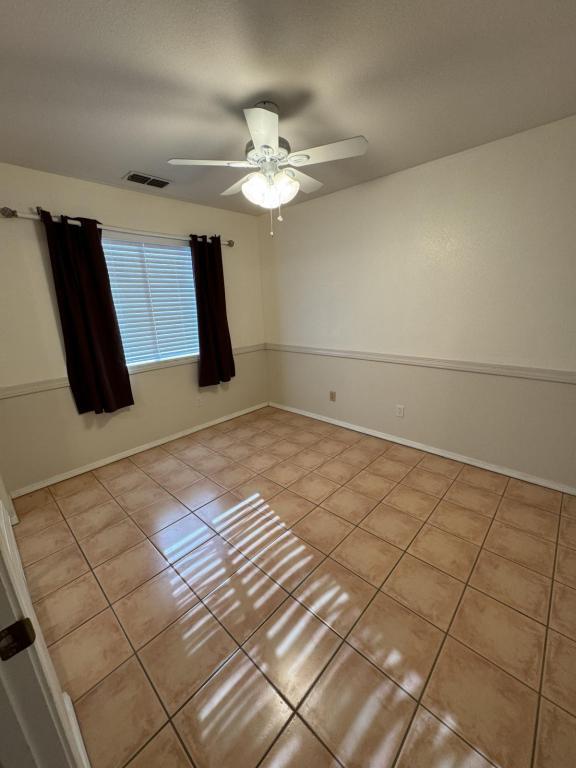 Building Photo - 5005 Camelback Pl