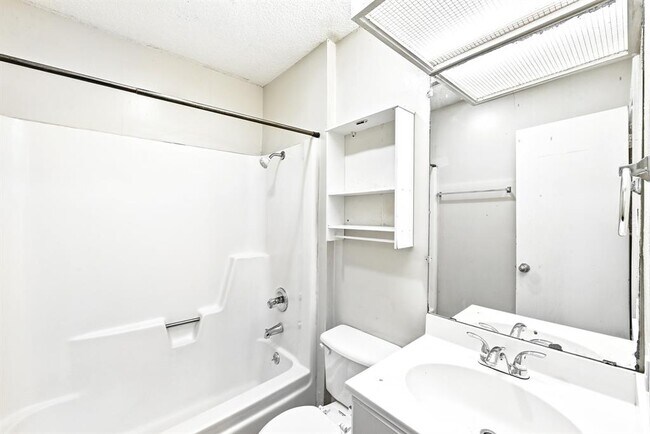 Building Photo - 10604 Lanshire Dr
