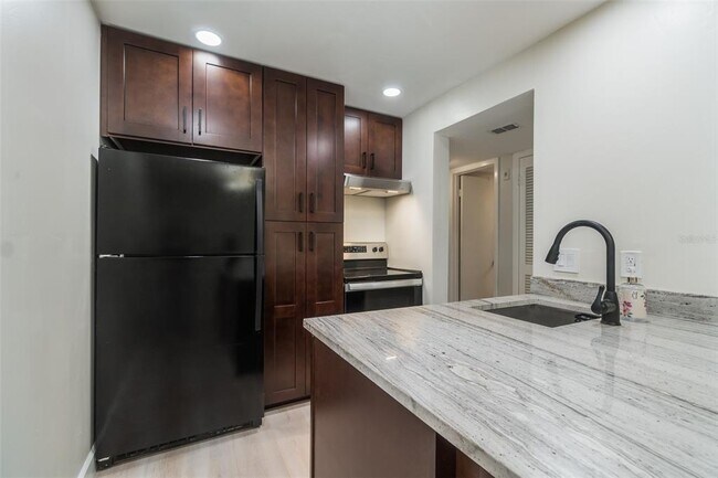 Building Photo - 4810 S Dauphin Ave