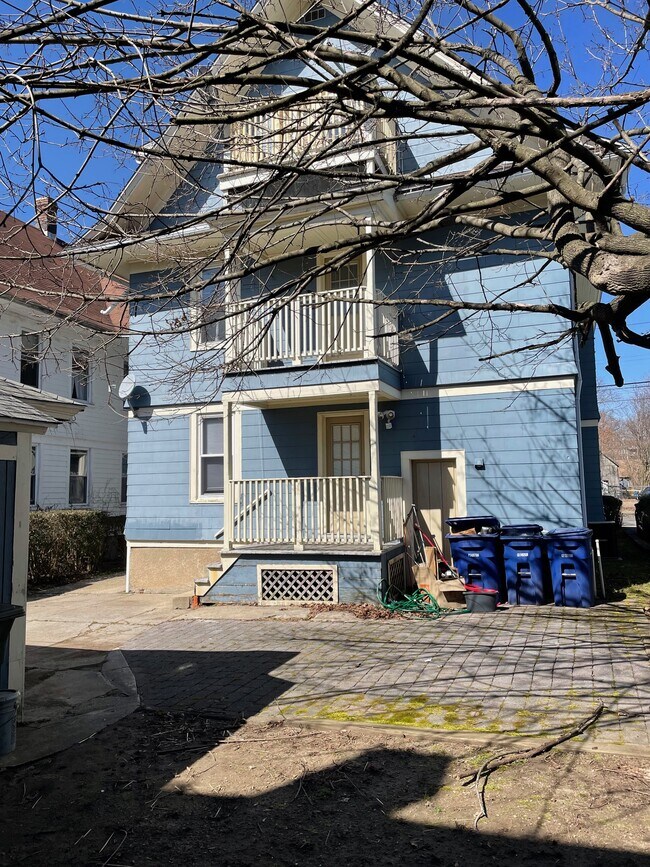 Rear - 581 Beechwood Ave