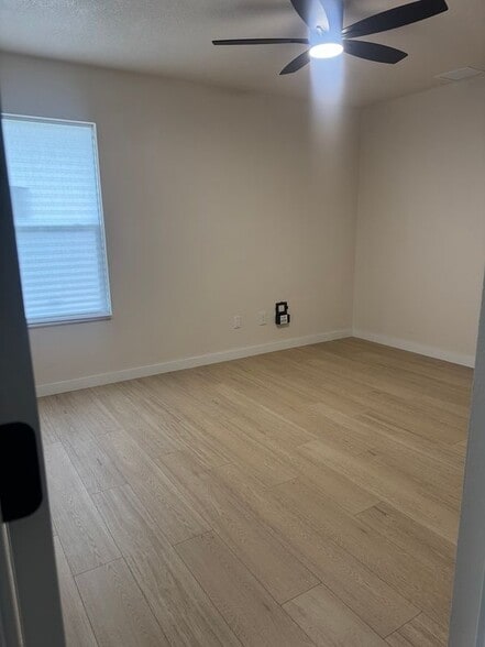 Building Photo - 523 Ramsdell Ave