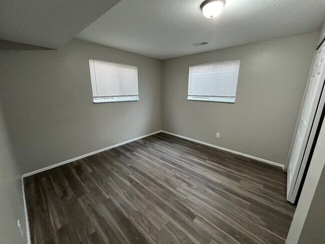 Building Photo - Remodeled Taylorsville 5 Bedroom!