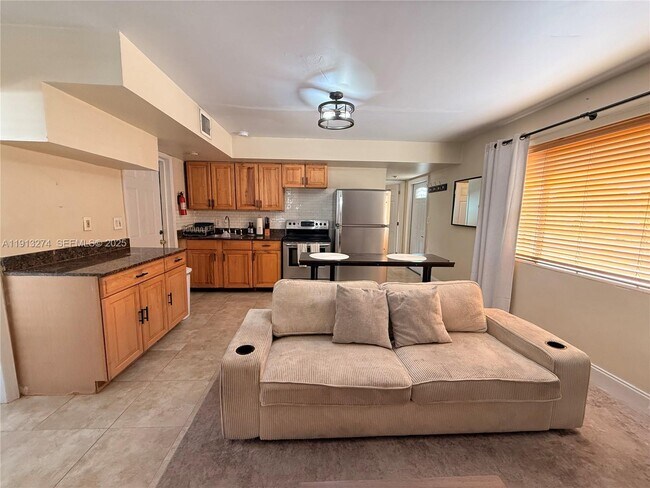 Building Photo - 2435 Wilson St