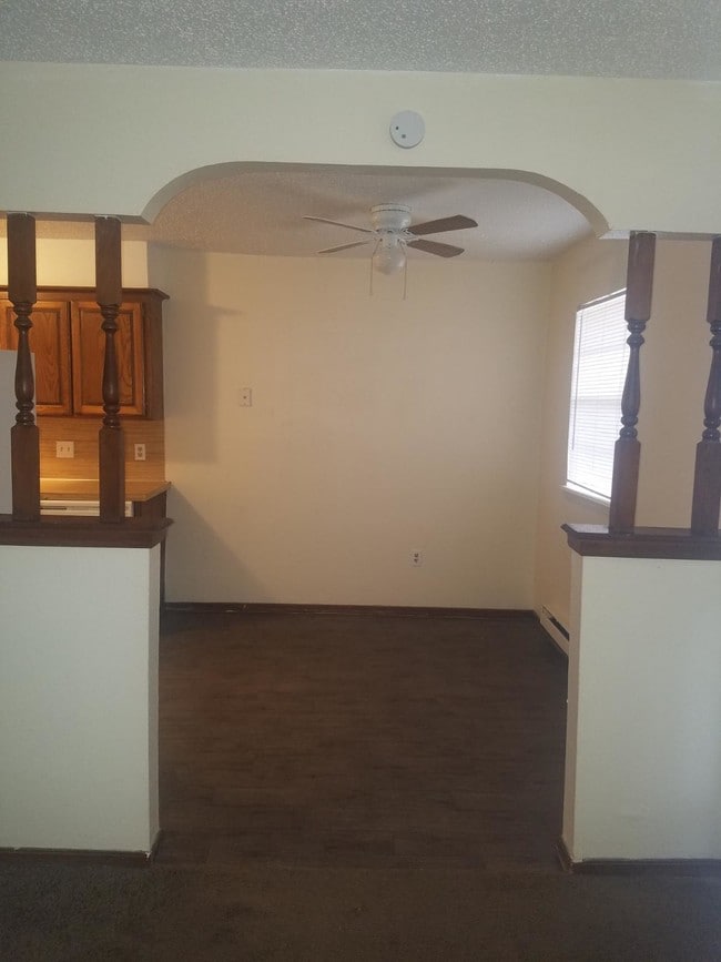 Building Photo - Southridge Manor Apartments West