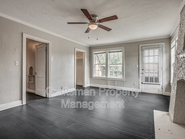 Building Photo - 2301 N Florida Ave