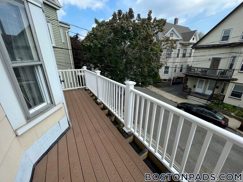Building Photo - 12 Gilman Terrace