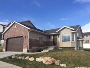 Building Photo - Great Family Home in Excellent West Jordan...