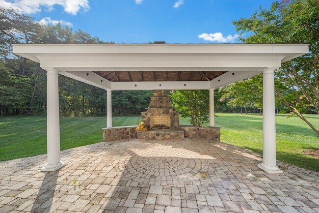 Building Photo - 27556 Paddock Trail Pl