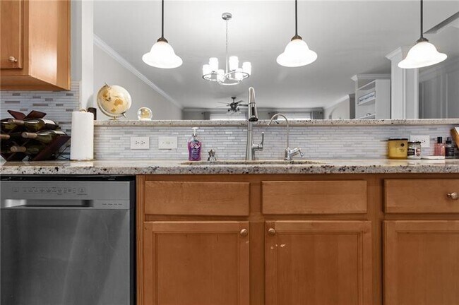 Building Photo - 2744 Blakely Dr NE