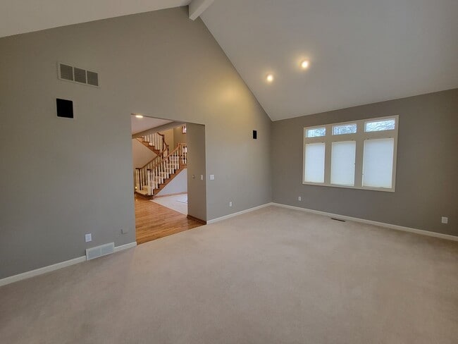 Building Photo - Upscale and Spacious Cedar Falls House for...