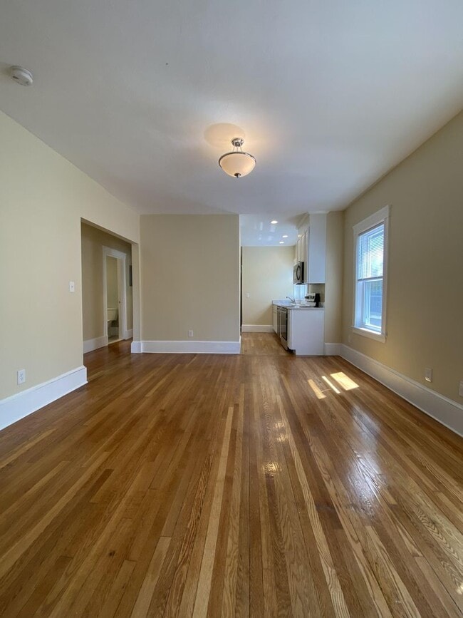 Building Photo - 305 Tappan St