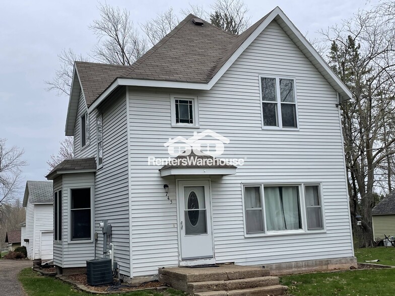 Primary Photo - 745 Broadway St