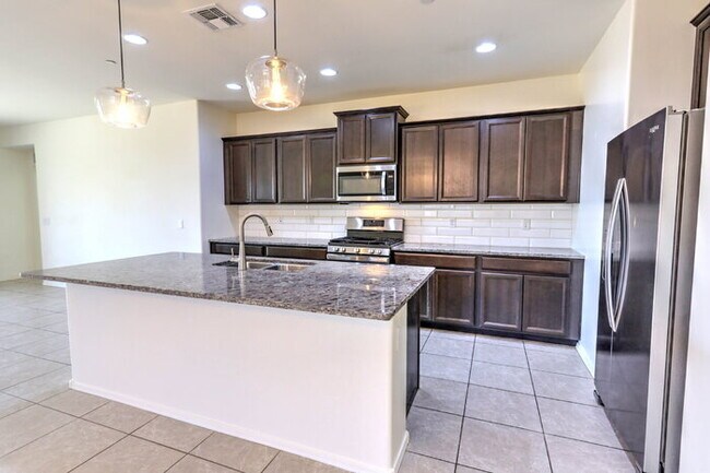 Building Photo - $750.00 MOVE-IN CREDIT TOWARDS FIRST MONTH RENT!!!!! Rancho Sahuarita