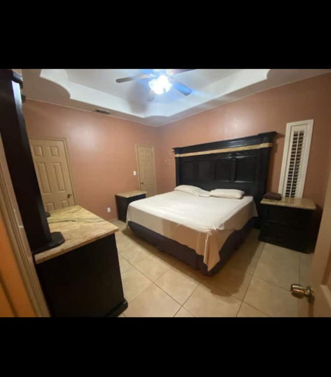 Building Photo - 682 Alto Bonito St