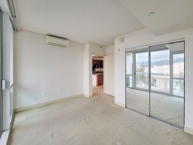 Building Photo - 1BR / 1Bath / 1Pkg - Condo in Kakaako Avai...