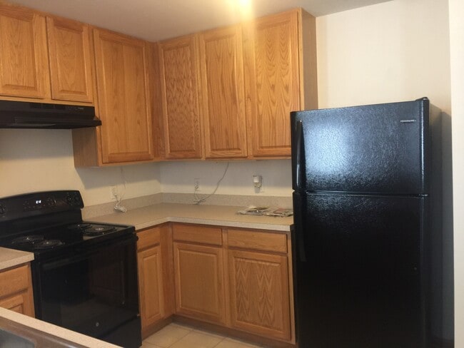 Building Photo - 122 Bertram Dr