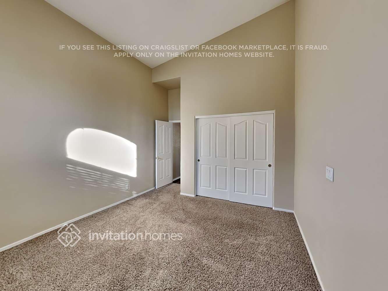 Building Photo - 1445 Castle Crest Dr