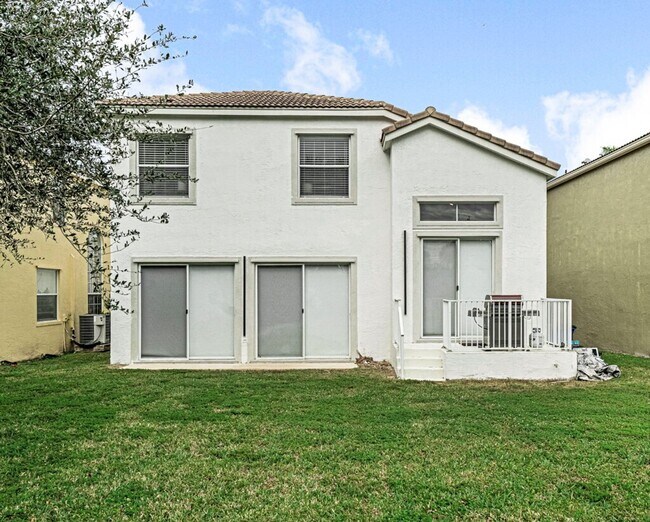 Building Photo - Spacious 3-Bedroom with 3 Full Baths in Royal Palm Beach!