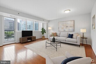 Building Photo - 1805 Crystal Dr