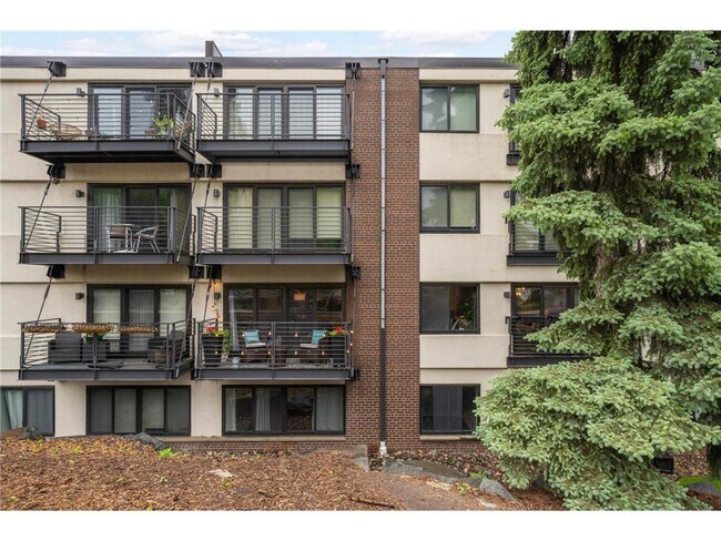 Building Photo - 48 Groveland Terrace