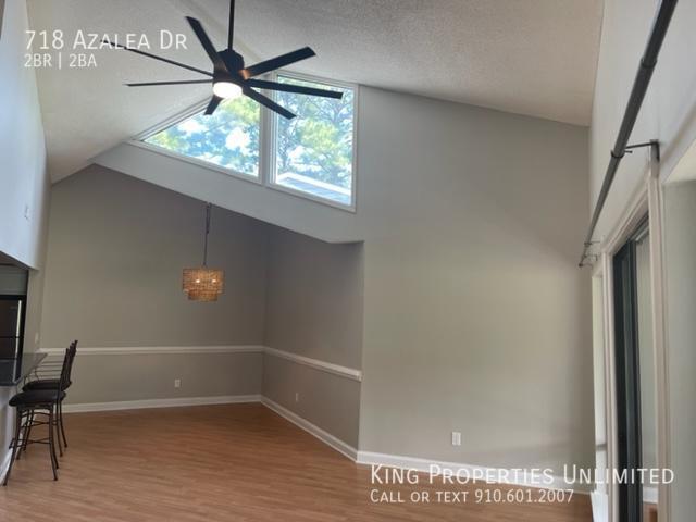 Building Photo - 718 Azalea Drive Unit 454