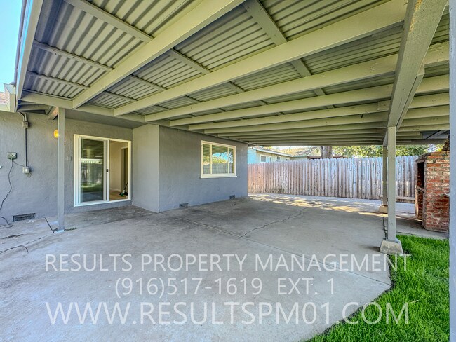 Building Photo - Completely remodeled 4 Bedroom home