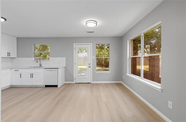 Building Photo - 1406 Hemple Dr