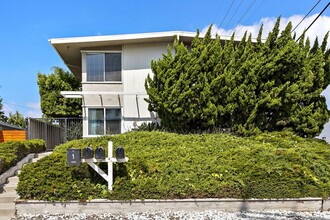 Building Photo - 2 W Avenida San Gabriel