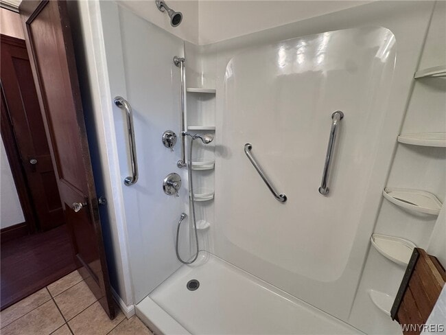 Building Photo - 102 Francis Ave