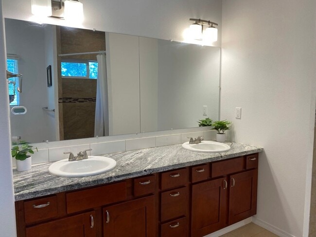 Building Photo - 3/2 Furnished & Pet Friendly-Hawaiian Paradise Park