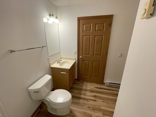 Building Photo - 152 Cecil St